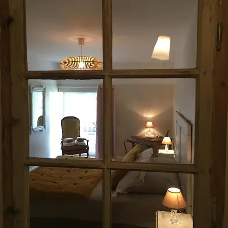 D'hotes La Bottee Bed and Breakfast 3*